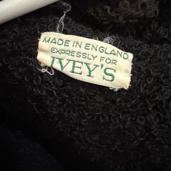 Vintage Elegant Black Sleeveless Hand knitted Wool Dress - Picture 3 of 8